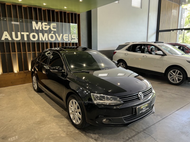 JETTA 2.0 COMFORTLINE FLEX 4P TIPTRONIC - 2013 - CAXIAS DO SUL