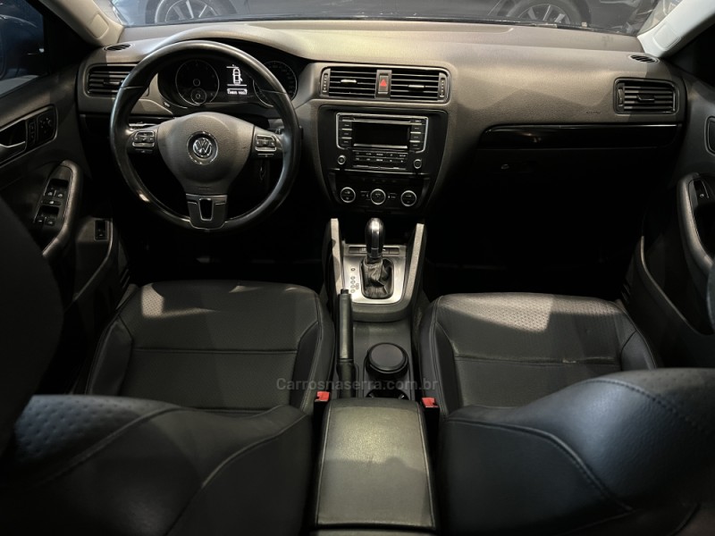 JETTA 2.0 COMFORTLINE FLEX 4P TIPTRONIC - 2013 - CAXIAS DO SUL