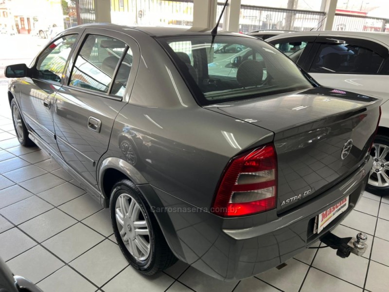 ASTRA 2.0 MPFI CD SEDAN 8V GASOLINA 4P MANUAL - 2004 - CAXIAS DO SUL