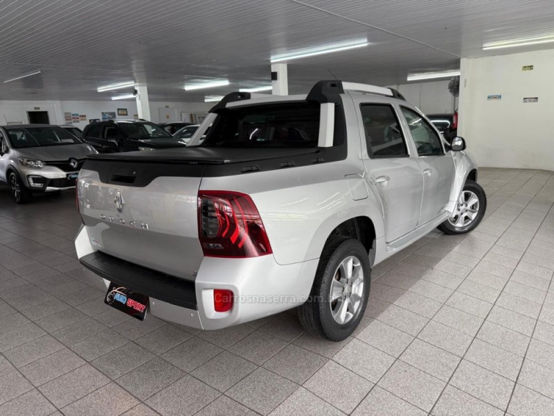 DUSTER OROCH 2.0 16V FLEX DYNAMIQUE 4P MANUAL - 2016 - NOVO HAMBURGO