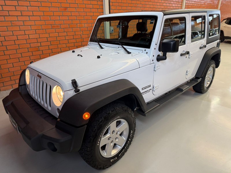 WRANGLER 3.6 UNLIMITED SPORT 4X4 V6 GASOLINA 4P AUTOMÁTICO