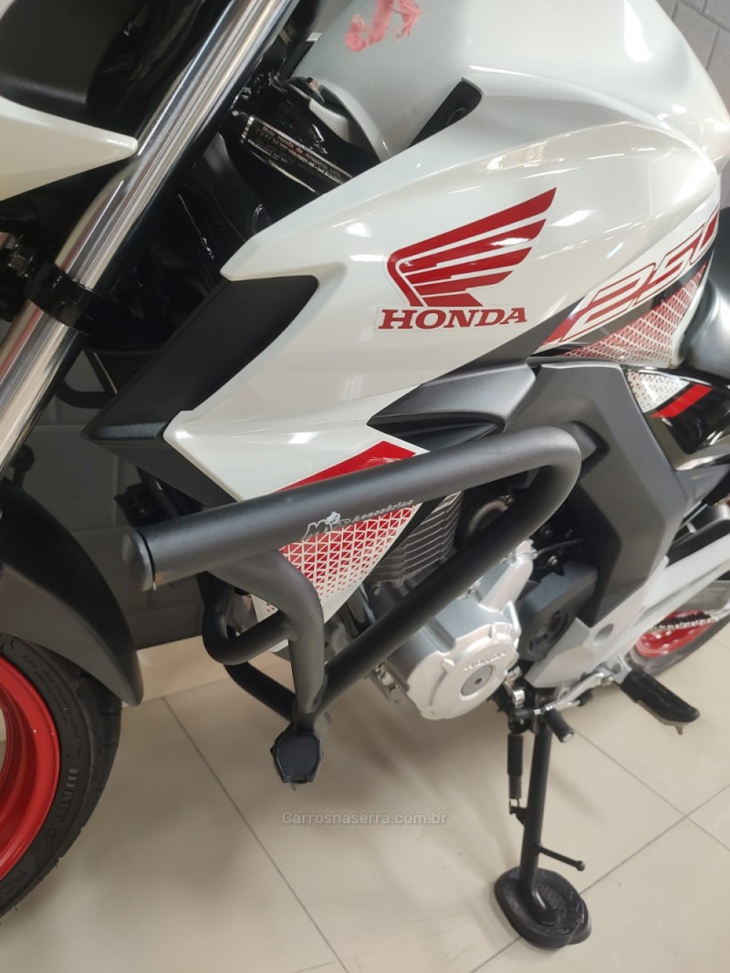 CB 250F TWISTER CBS - 2022 - CAXIAS DO SUL