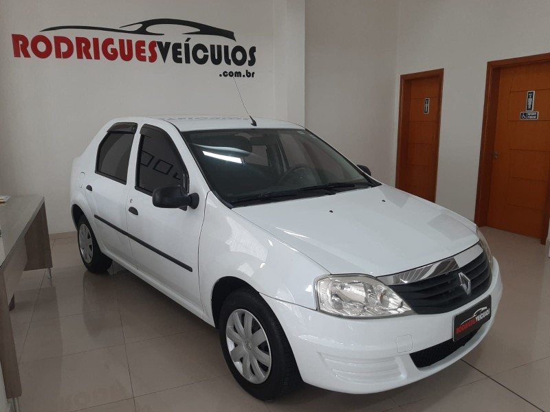 logan 1.0 authentique 16v flex 4p manual 2013 caxias do sul