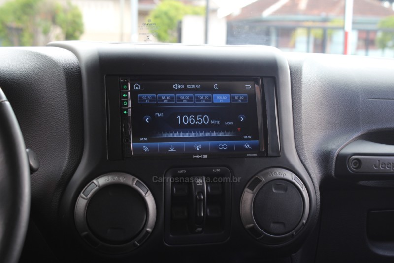 WRANGLER 3.6 UNLIMITED SPORT 4X4 V6 GASOLINA 4P AUTOMÁTICO - 2014 - CAXIAS DO SUL