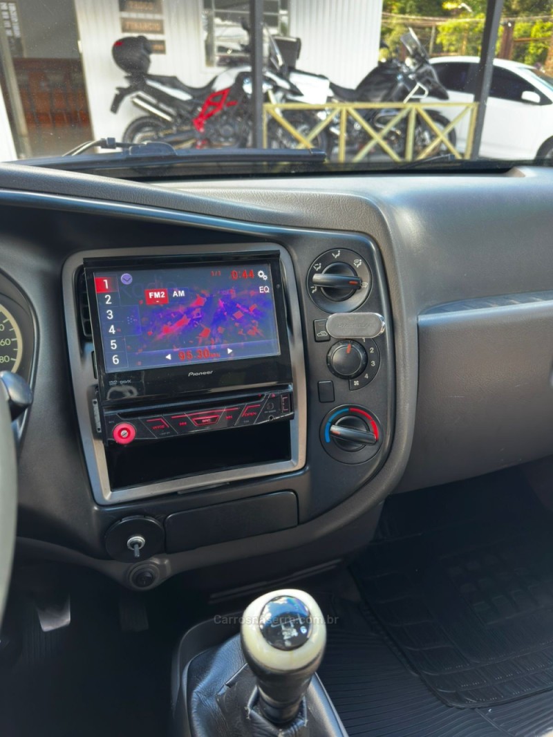 HR 2.5 TCI HD BAU 4X2 8V 97CV TURBO INTERCOOLER DIESEL 2P MANUAL - 2013 - CANELA