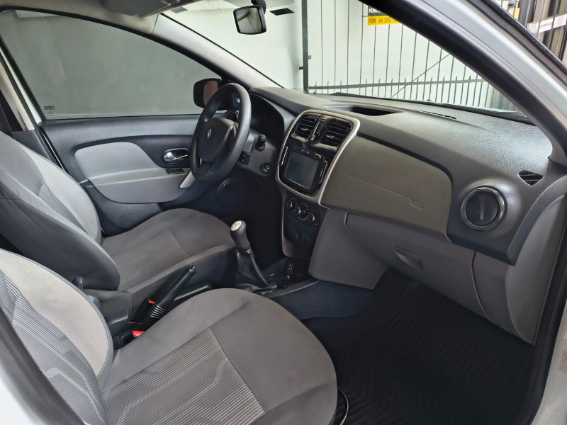 LOGAN 1.0 EXPRESSION 12V FLEX 4P MANUAL - 2018 - CAXIAS DO SUL