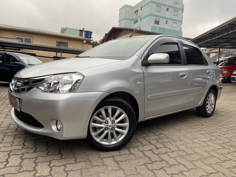 etios 1.5 xls sedan 16v flex 4p manual 2014 caxias do sul
