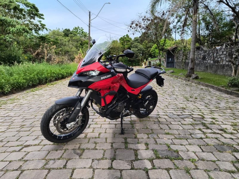 multistrada v2s  2023 caxias do sul