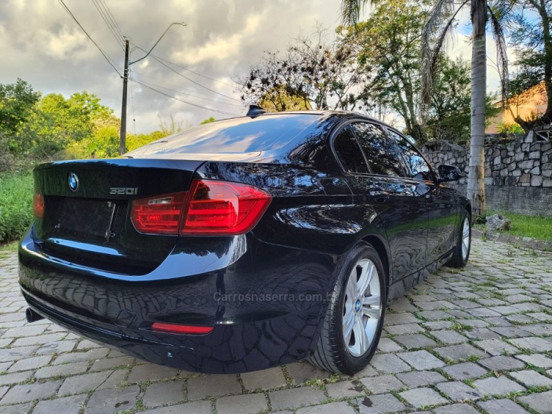 320I 2.0 SPORT 16V TURBO GASOLINA 4P AUTOMÁTICO - 2013 - CAXIAS DO SUL