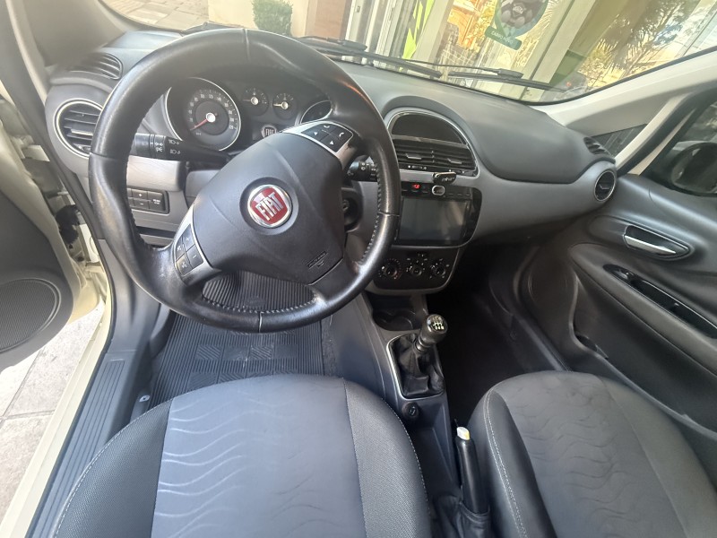 PUNTO 1.6 ESSENCE SP 16V FLEX 4P MANUAL - 2016 - FARROUPILHA