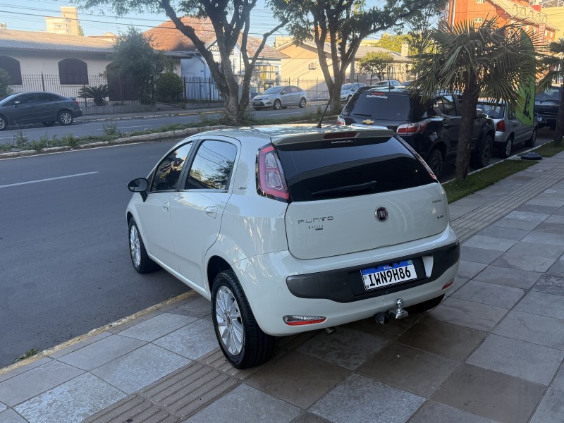 PUNTO 1.6 ESSENCE SP 16V FLEX 4P MANUAL - 2016 - FARROUPILHA