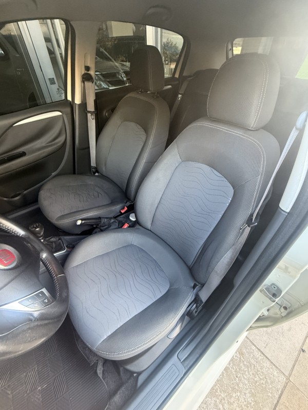 PUNTO 1.6 ESSENCE SP 16V FLEX 4P MANUAL - 2016 - FARROUPILHA