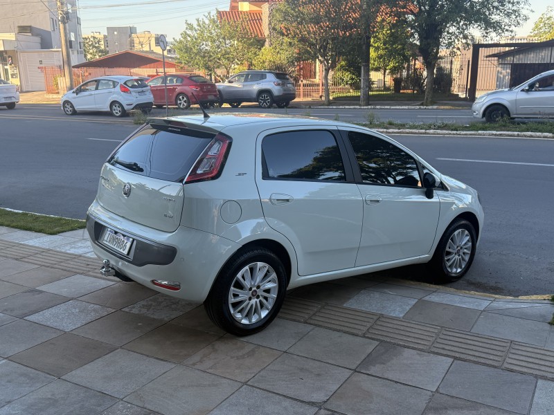 PUNTO 1.6 ESSENCE SP 16V FLEX 4P MANUAL - 2016 - FARROUPILHA