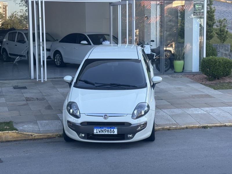 PUNTO 1.6 ESSENCE SP 16V FLEX 4P MANUAL - 2016 - FARROUPILHA