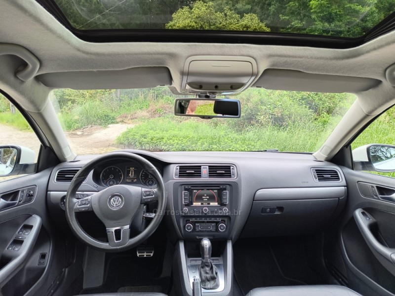 JETTA 2.0 TSI HIGHLINE 200CV GASOLINA 4P TIPTRONIC - 2012 - CAXIAS DO SUL