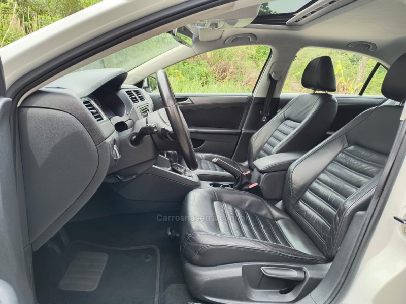JETTA 2.0 TSI HIGHLINE 200CV GASOLINA 4P TIPTRONIC - 2012 - CAXIAS DO SUL