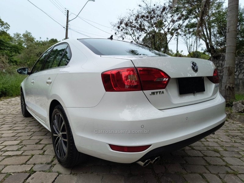 JETTA 2.0 TSI HIGHLINE 200CV GASOLINA 4P TIPTRONIC - 2012 - CAXIAS DO SUL