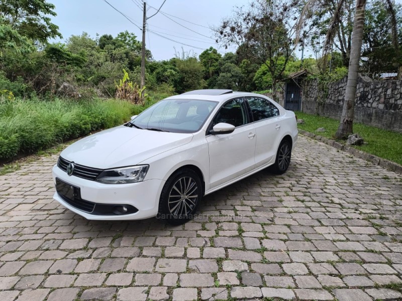 jetta 2.0 tsi highline 200cv gasolina 4p tiptronic 2012 caxias do sul