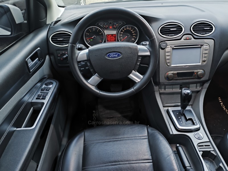 FOCUS 2.0 TITANIUM SEDAN 16V FLEX 4P AUTOMÁTICO - 2012 - FARROUPILHA