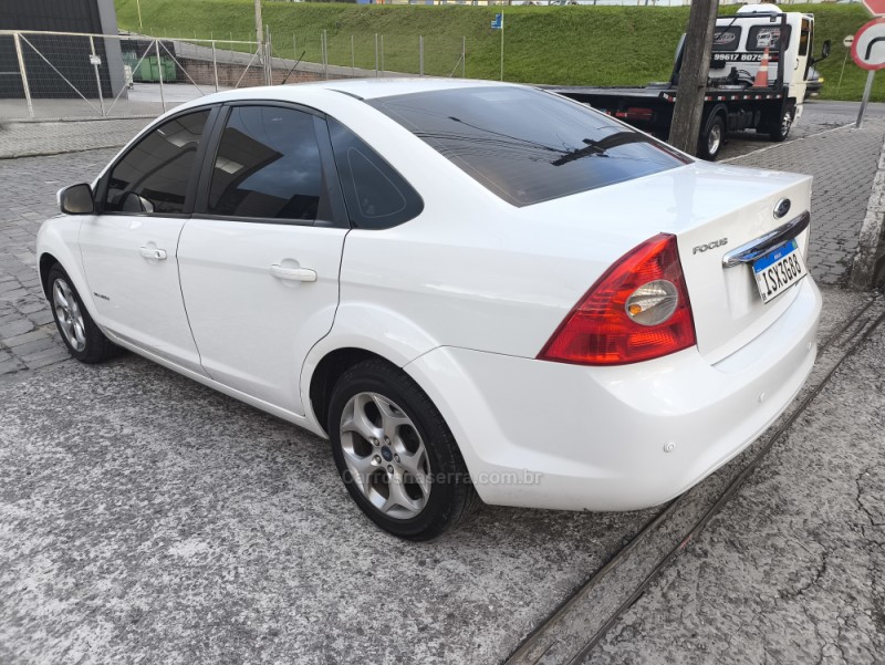 FOCUS 2.0 TITANIUM SEDAN 16V FLEX 4P AUTOMÁTICO - 2012 - FARROUPILHA