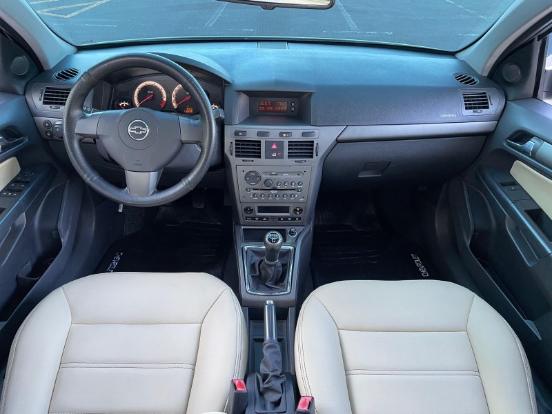 VECTRA 2.0 MPFI GT HATCH 8V FLEX 4P MANUAL - 2010 - CAXIAS DO SUL