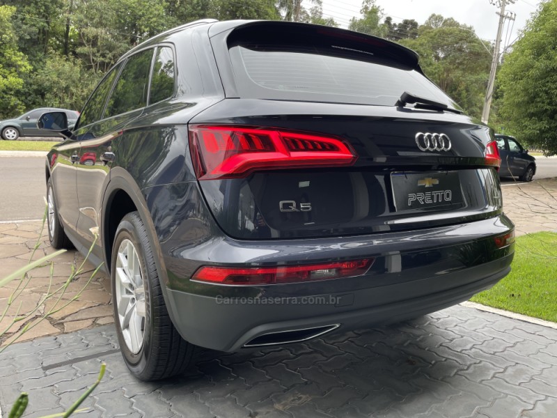 Q5 2.0 55 TFSI PHEV SPORTBACK PERFORMANCE BLACK QUATTRO HÍBRIDO 4P AUTOMÁTICO - 2020 - GUAPORé