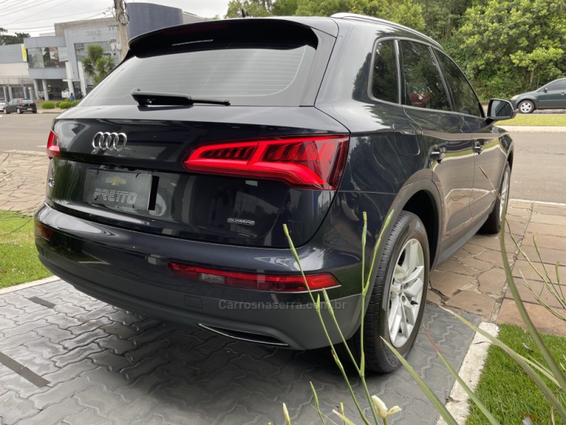 Q5 2.0 55 TFSI PHEV SPORTBACK PERFORMANCE BLACK QUATTRO HÍBRIDO 4P AUTOMÁTICO - 2020 - GUAPORé