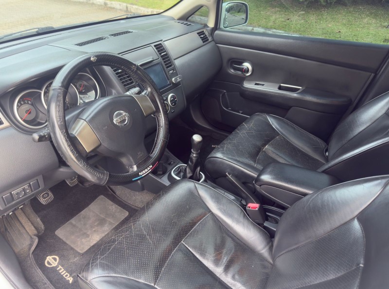 TIIDA 1.8 SL 16V GASOLINA 4P MANUAL - 2008 - CANELA