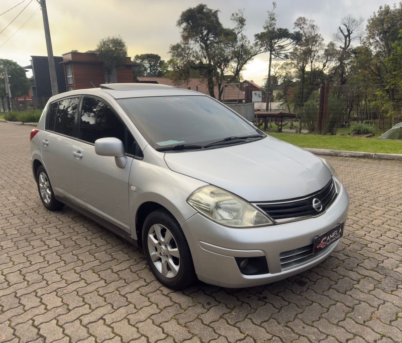 TIIDA 1.8 SL 16V GASOLINA 4P MANUAL - 2008 - CANELA