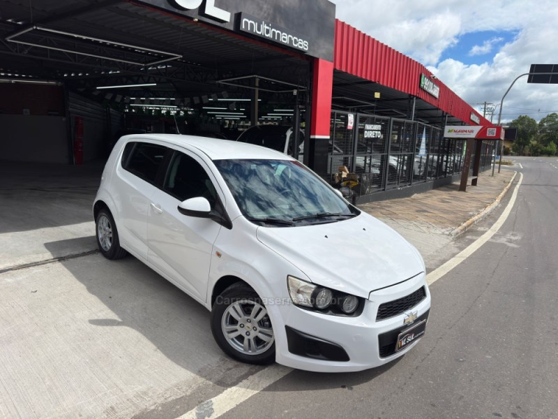 sonic 1.6 lt 16v flex 4p manual 2014 caxias do sul