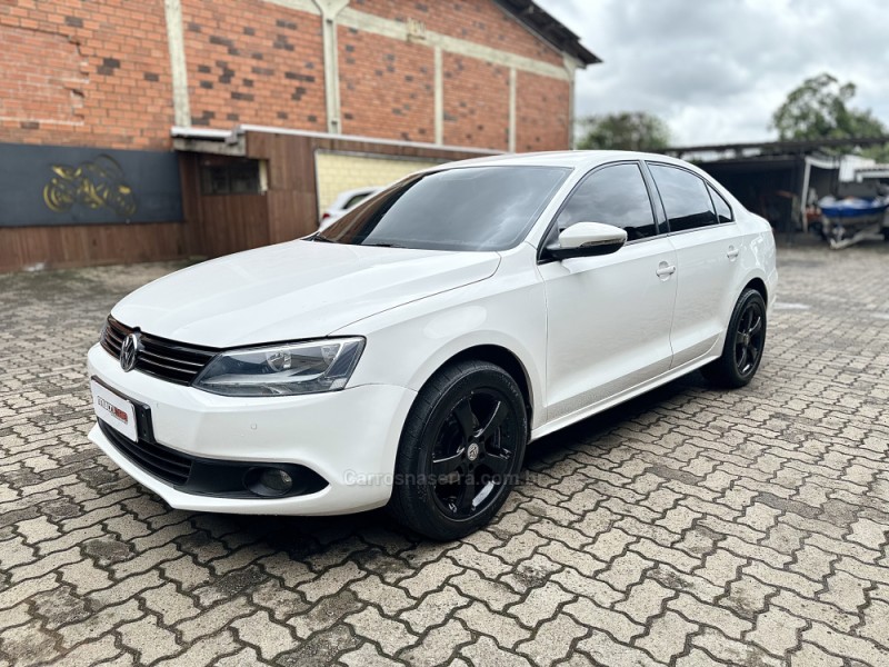 JETTA 2.0 COMFORTLINE FLEX 4P TIPTRONIC