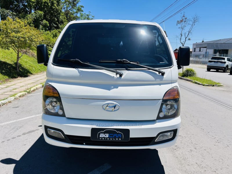 HR 2.5 LONGO COM CAÇAMBA 4X2 16V 130CV TURBO INTERCOOLER DIESEL 2P MANUAL - 2014 - BENTO GONçALVES