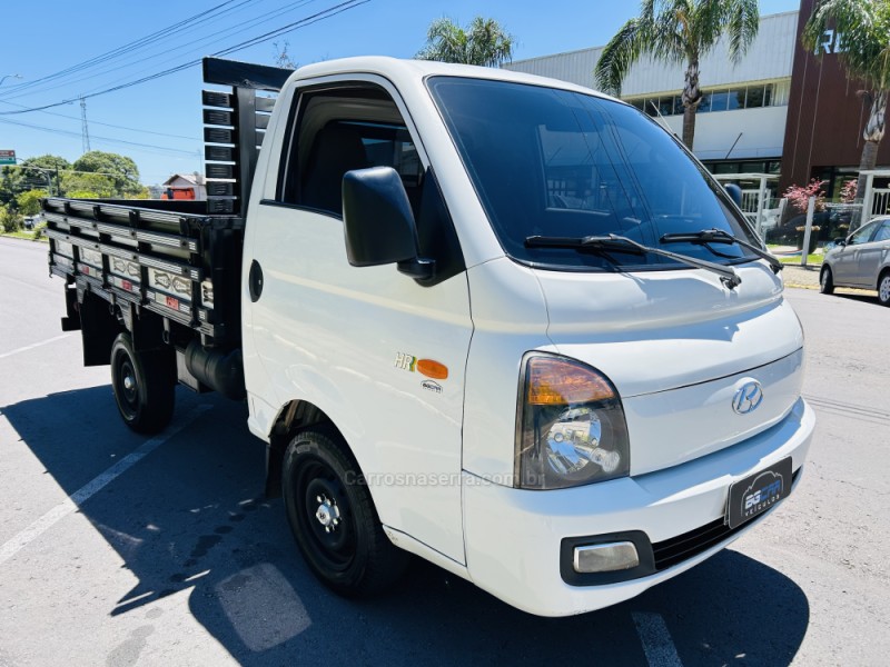 HR 2.5 LONGO COM CAÇAMBA 4X2 16V 130CV TURBO INTERCOOLER DIESEL 2P MANUAL - 2014 - BENTO GONçALVES