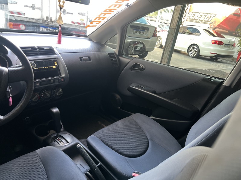 FIT 1.4 LX 8V GASOLINA 4P AUTOMÁTICO - 2005 - PORTãO