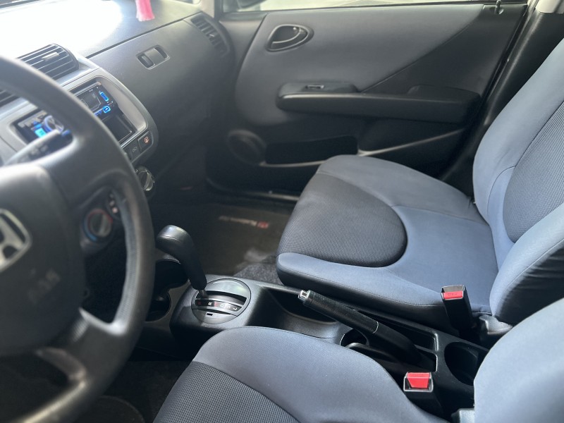 FIT 1.4 LX 8V GASOLINA 4P AUTOMÁTICO - 2005 - PORTãO