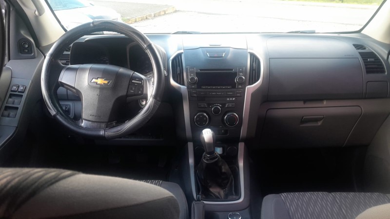 S10 2.8 LT 4X4 CD 16V TURBO DIESEL 4P MANUAL - 2013 - FARROUPILHA