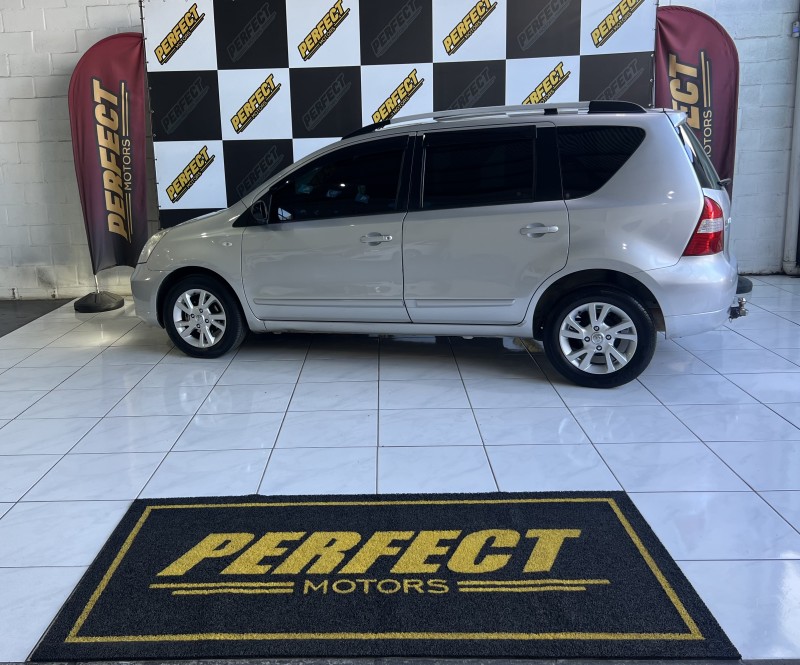 LIVINA 1.8 S 16V FLEX 4P AUTOMÁTICO - 2013 - PORTãO