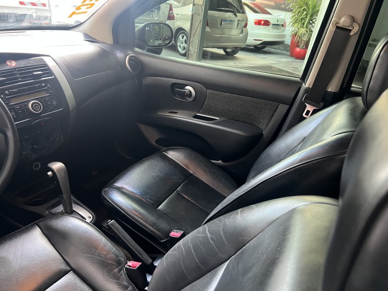 LIVINA 1.8 S 16V FLEX 4P AUTOMÁTICO - 2013 - PORTãO