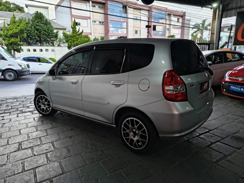 FIT 1.4 LXL 8V GASOLINA 4P AUTOMÁTICO - 2004 - CAXIAS DO SUL