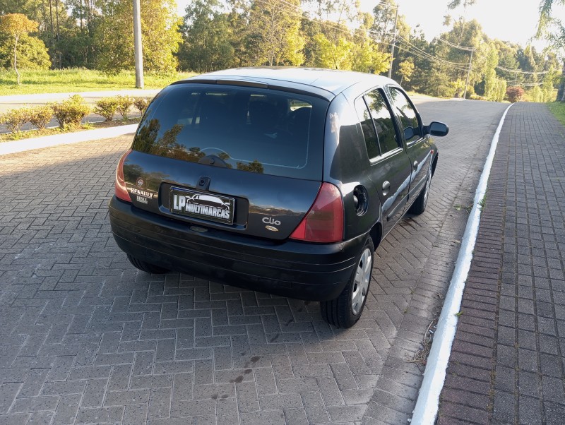 CLIO 1.0 16V FLEX 4P MANUAL - 2002 - CAXIAS DO SUL