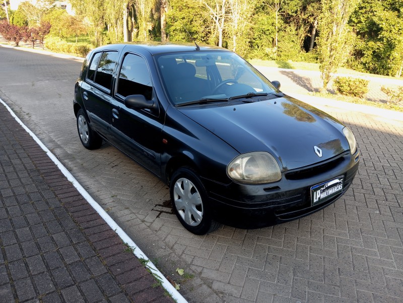 CLIO 1.0 16V FLEX 4P MANUAL - 2002 - CAXIAS DO SUL
