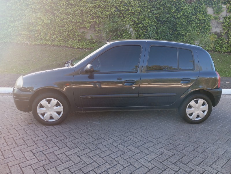 CLIO 1.0 16V FLEX 4P MANUAL - 2002 - CAXIAS DO SUL