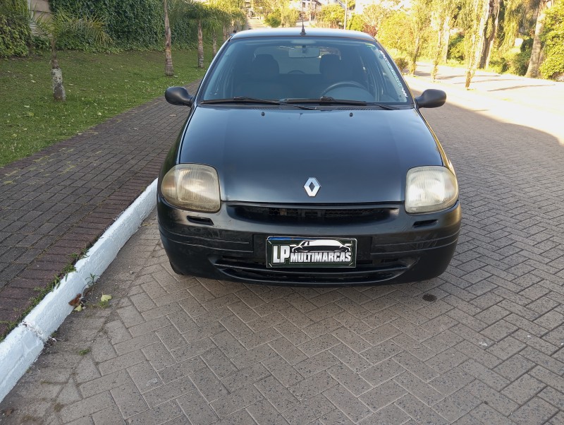 CLIO 1.0 16V FLEX 4P MANUAL - 2002 - CAXIAS DO SUL