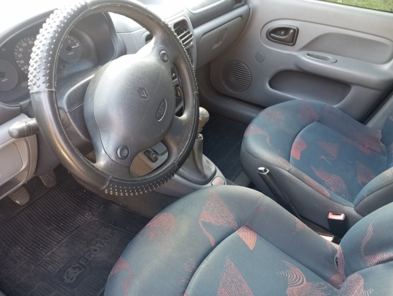 CLIO 1.0 16V FLEX 4P MANUAL - 2002 - CAXIAS DO SUL