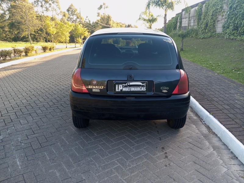 CLIO 1.0 16V FLEX 4P MANUAL - 2002 - CAXIAS DO SUL