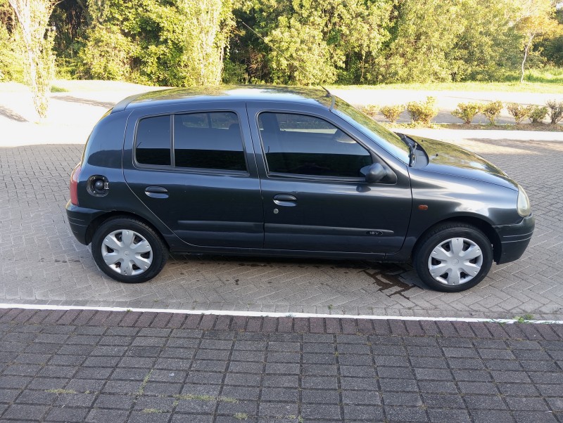 CLIO 1.0 16V FLEX 4P MANUAL - 2002 - CAXIAS DO SUL