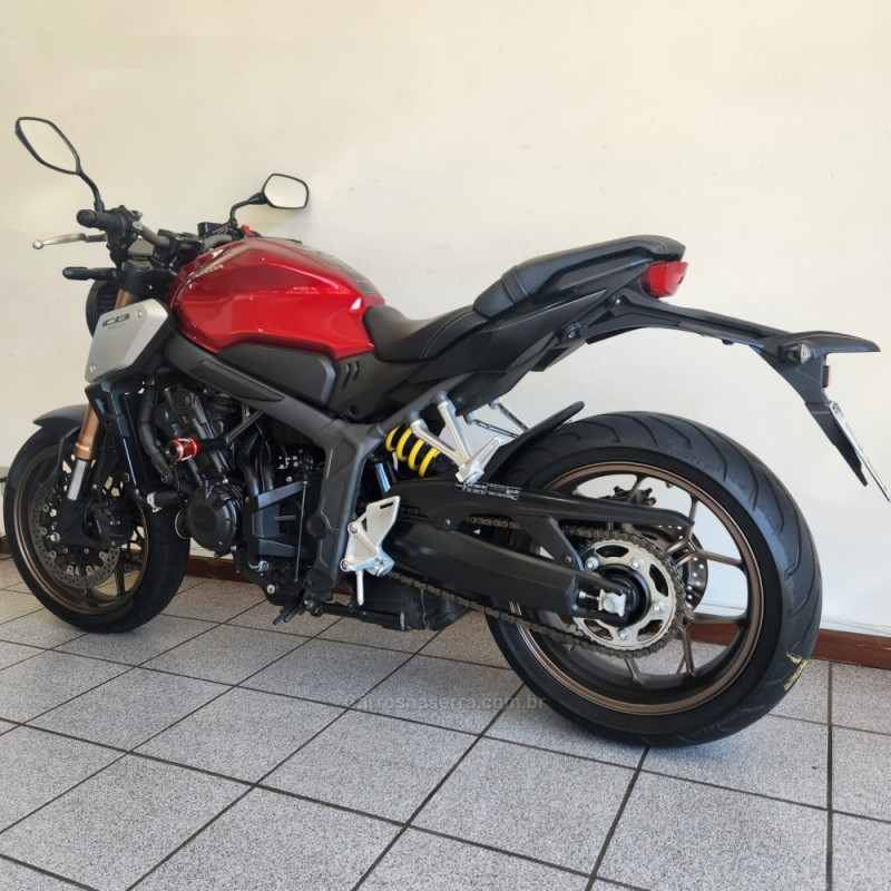 CB 650R  - 2021 - FARROUPILHA