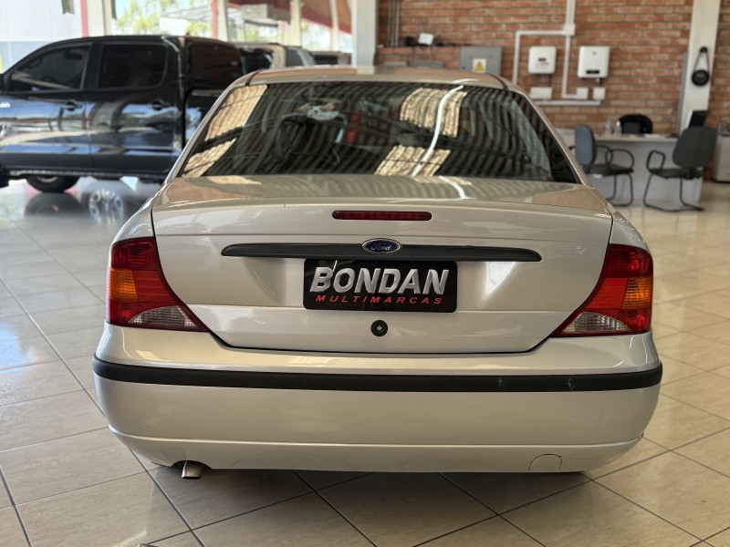 FOCUS 1.6 GLX SEDAN 8V FLEX 4P MANUAL - 2009 - FARROUPILHA