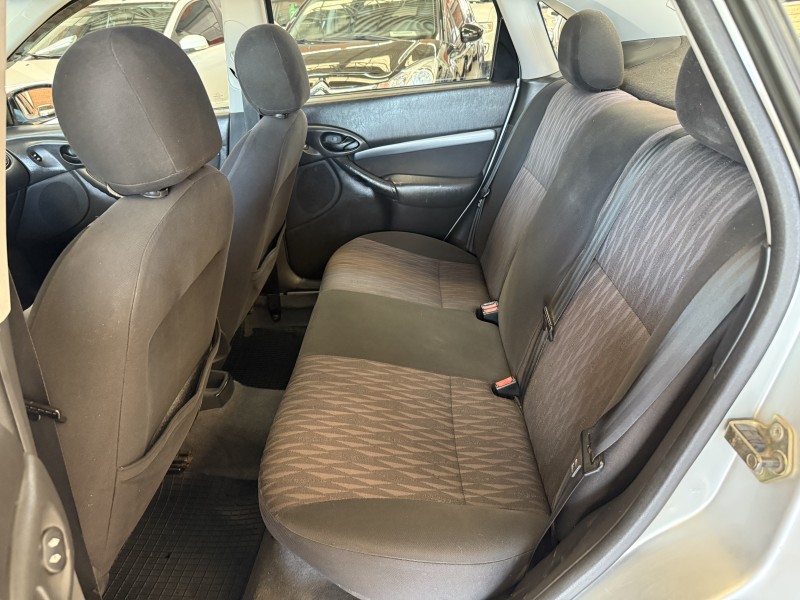 FOCUS 1.6 GLX SEDAN 8V FLEX 4P MANUAL - 2009 - FARROUPILHA