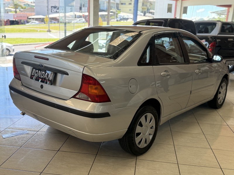 FOCUS 1.6 GLX SEDAN 8V FLEX 4P MANUAL - 2009 - FARROUPILHA